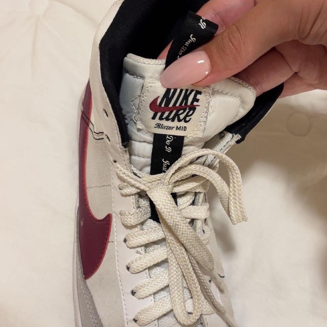 nike mid trainers womens