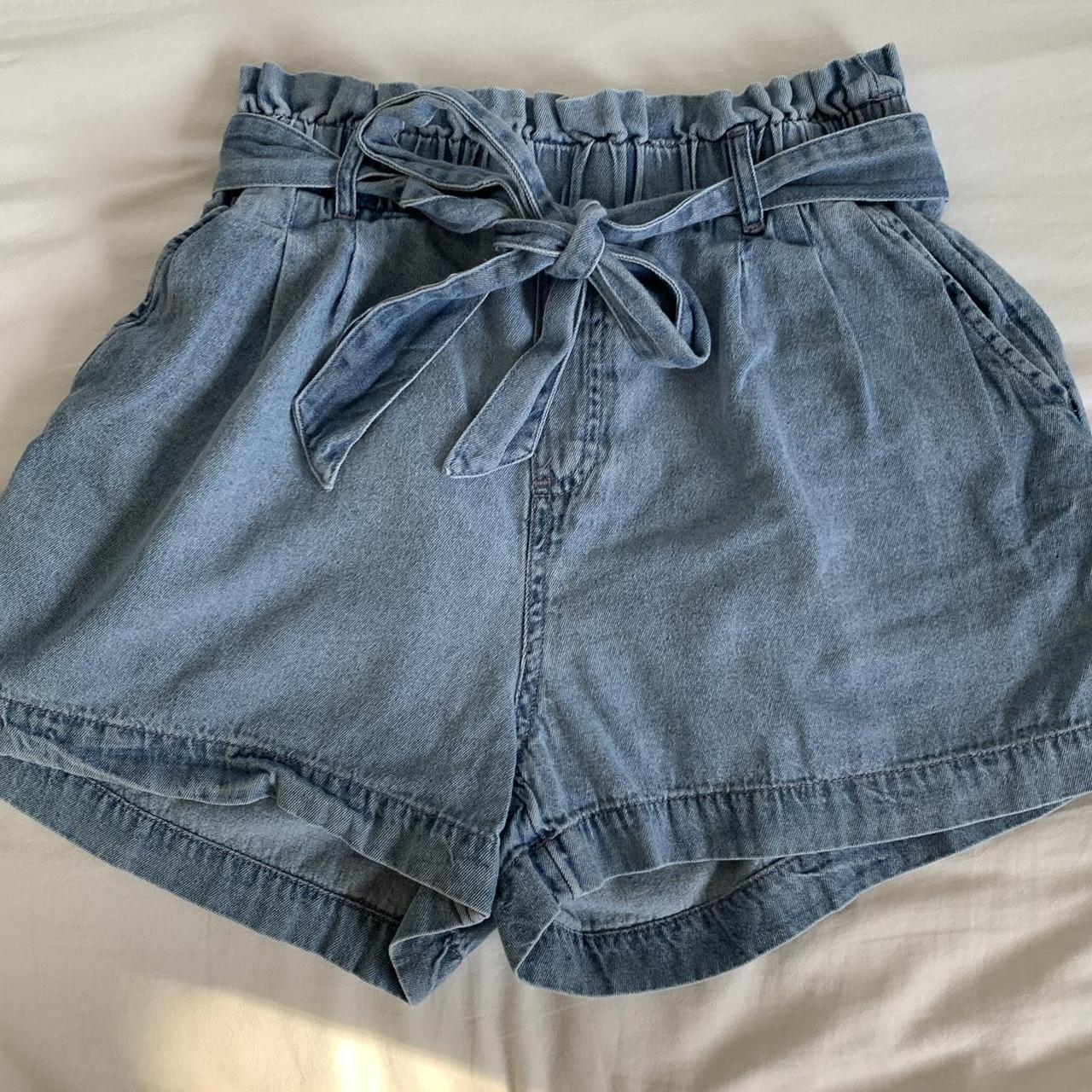 item listed by lucyyhickeyy