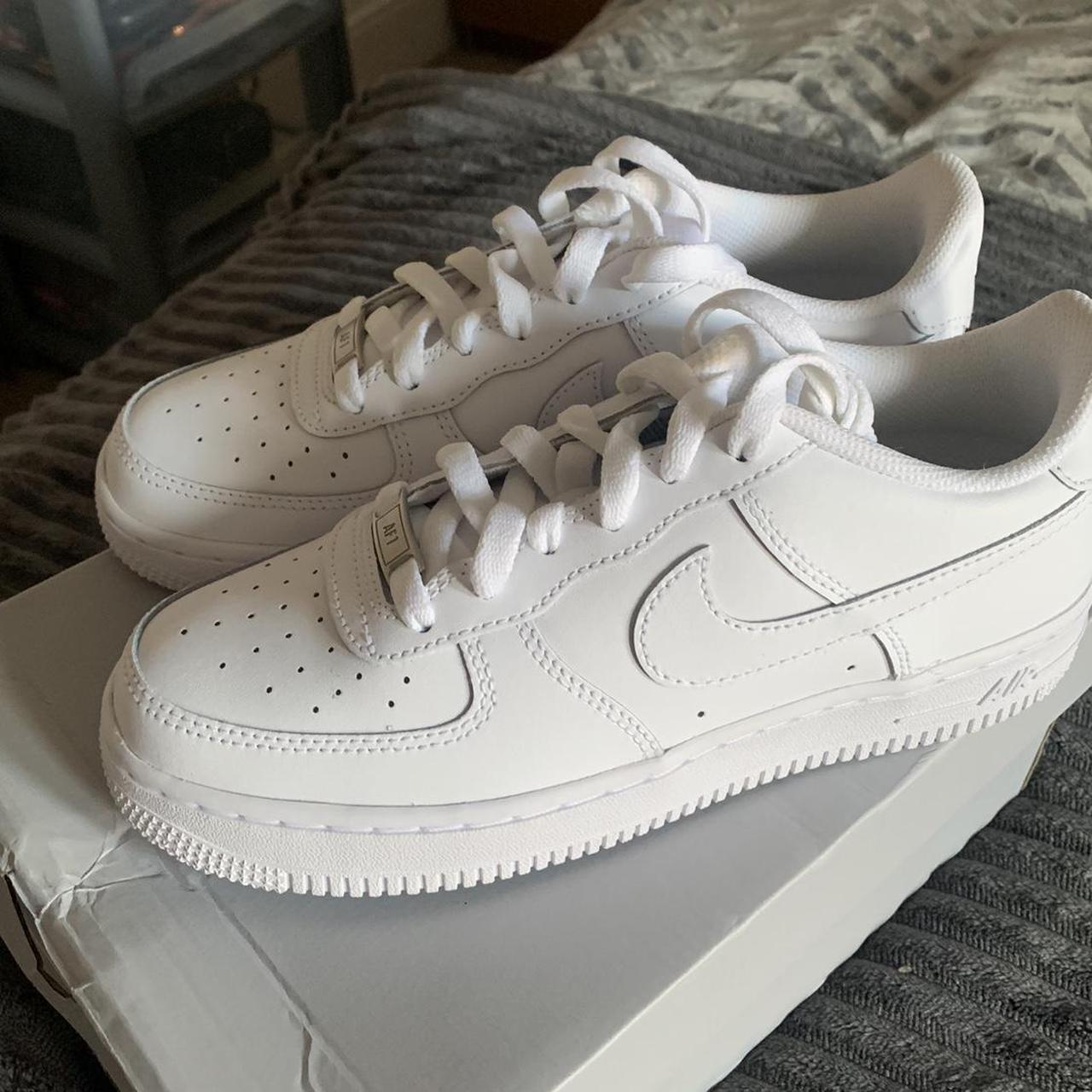 Nike Women's White Trainers | Depop