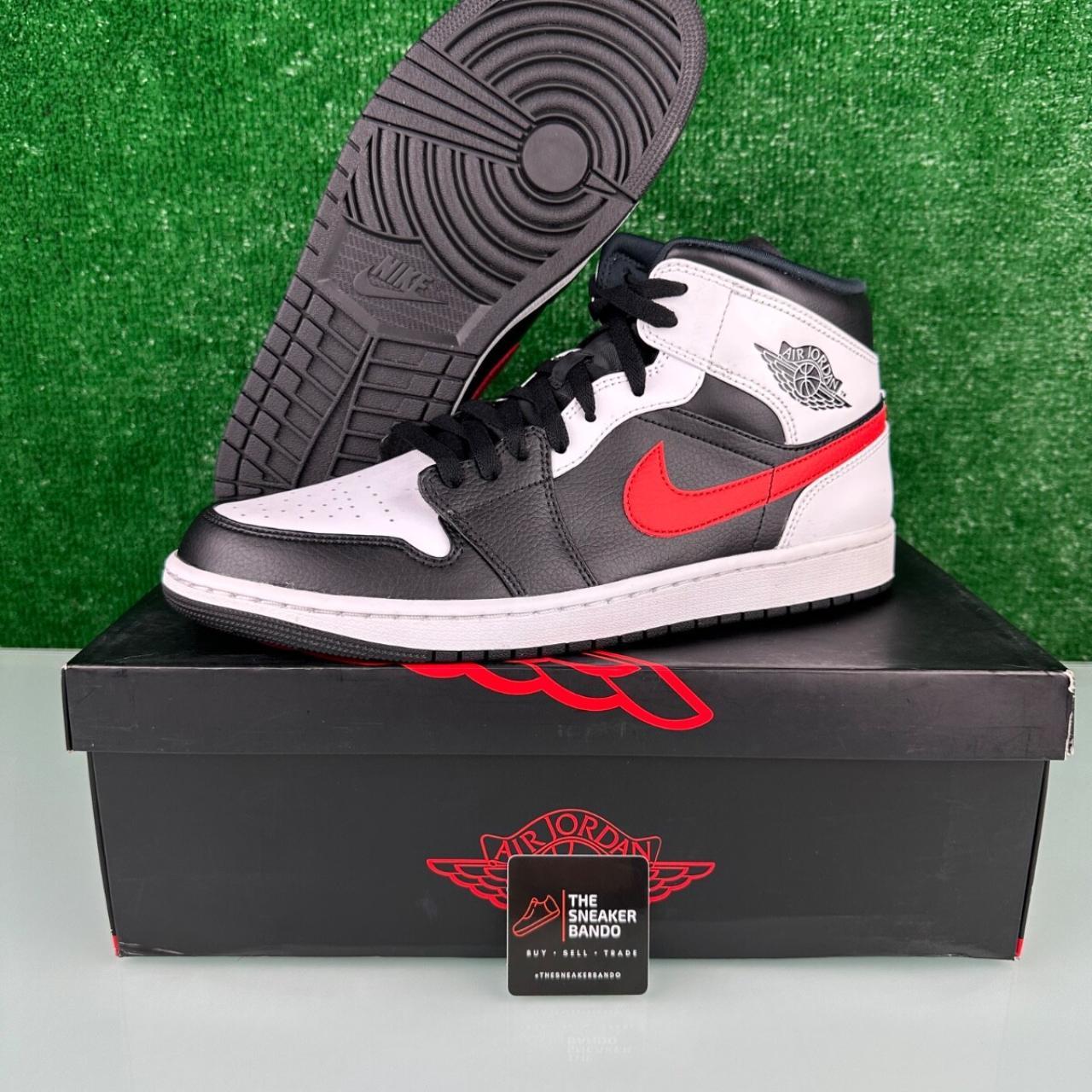 item listed by thesneakerbandoo