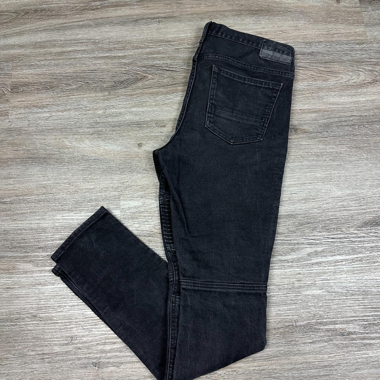item listed by thesneakerbandoo