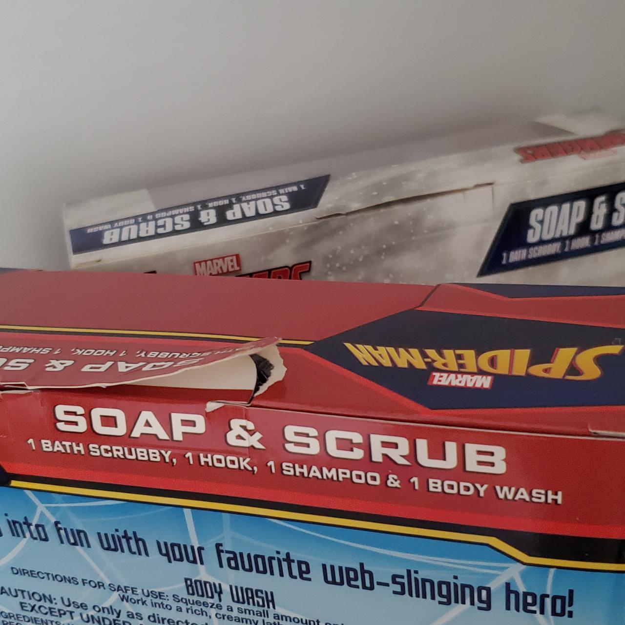 Set of 2 Marvel kids Soap & Scrub Avengers - Black - Depop