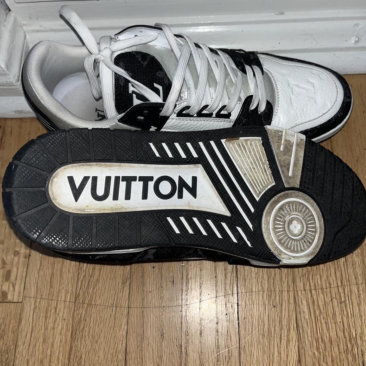 Louis Vuitton Trainers, light wear, no tags. super