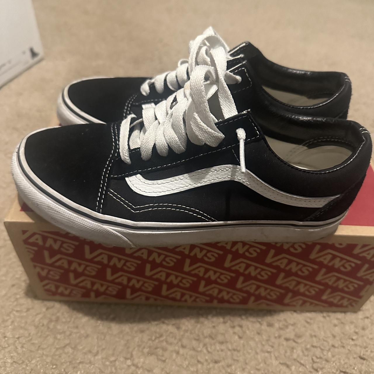 Vans Women's Sneakers Black US – Black and white Vans Old