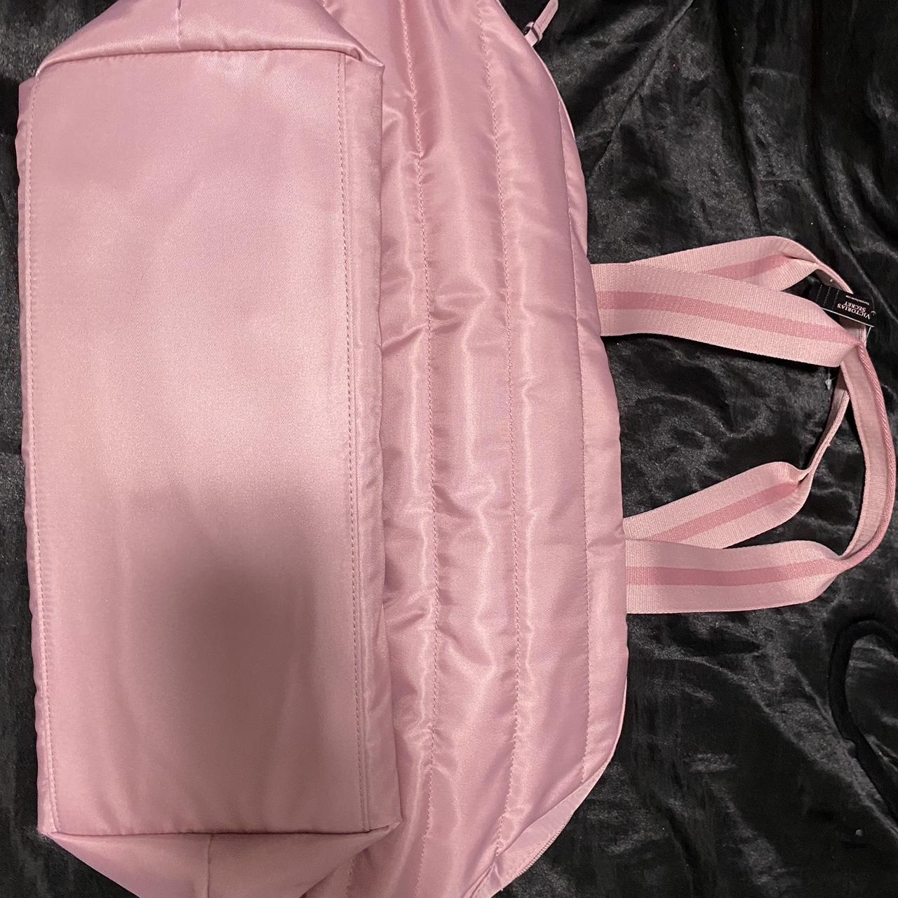 amazing pink and white #VeraBradley bag, big enough - Depop
