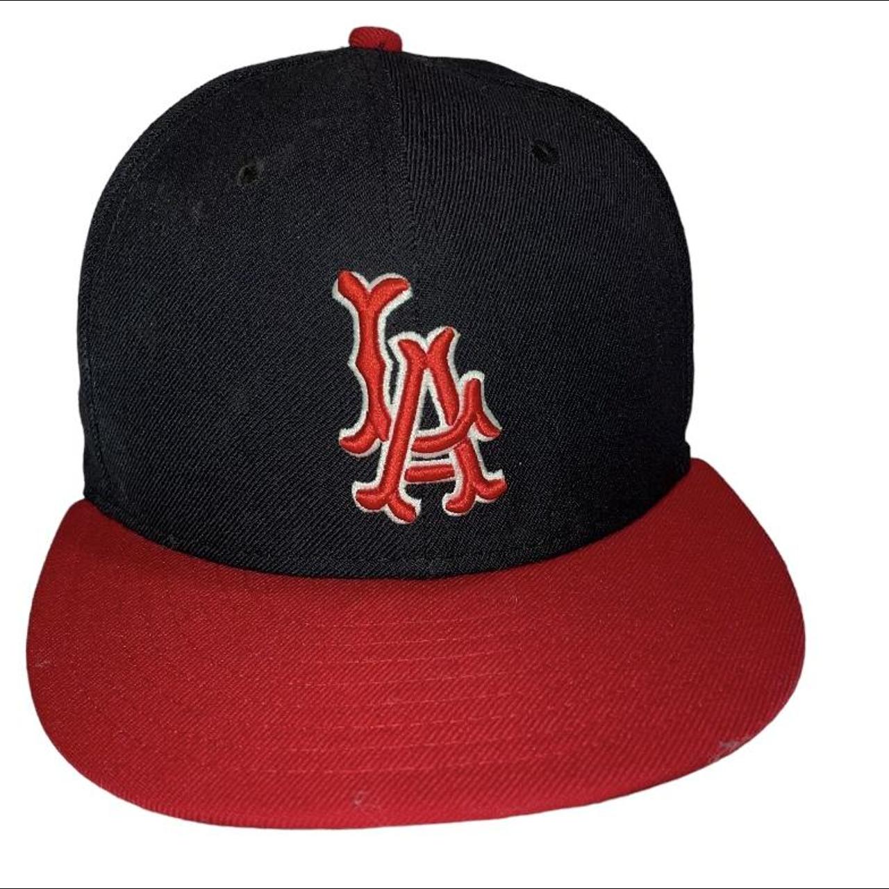 Los Angeles Angels black fitted hat with pink - Depop