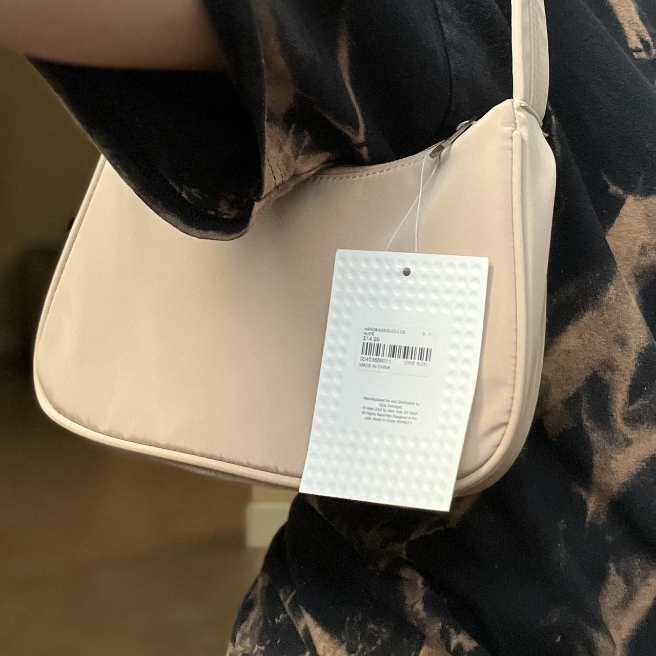 Cute beige shoulder bag with a zipper new with tags - Depop