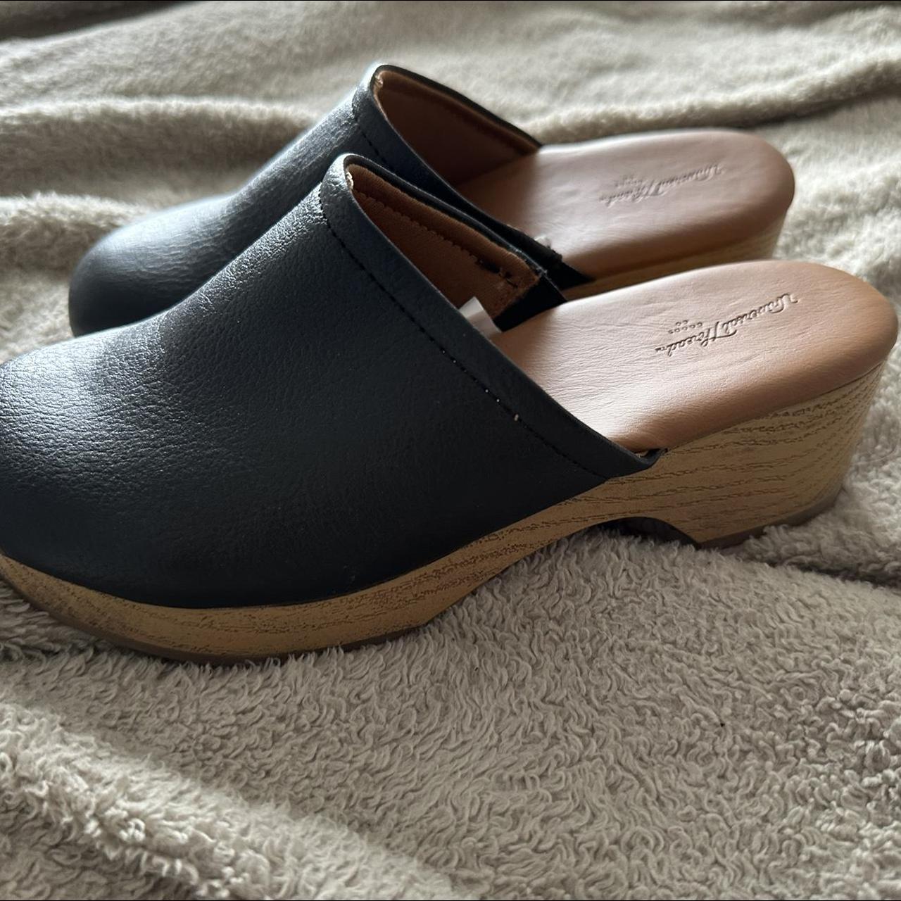 Universal Thread Women's Black and Brown Clogs