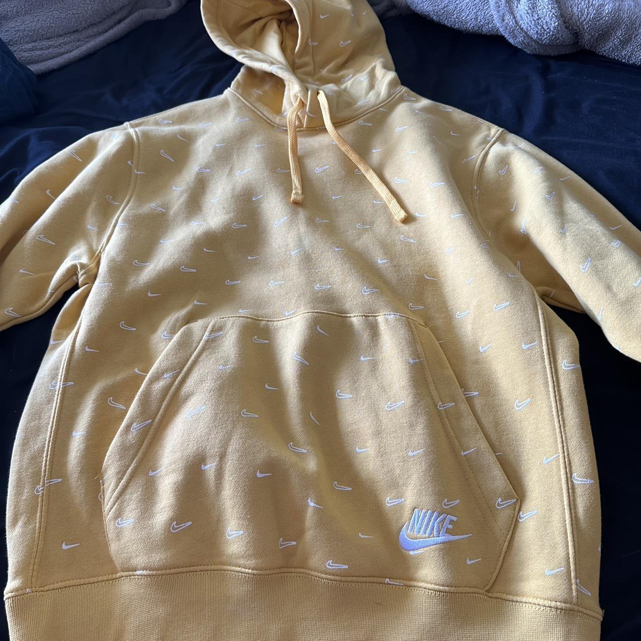 Nike Men's Yellow Jacket | Depop