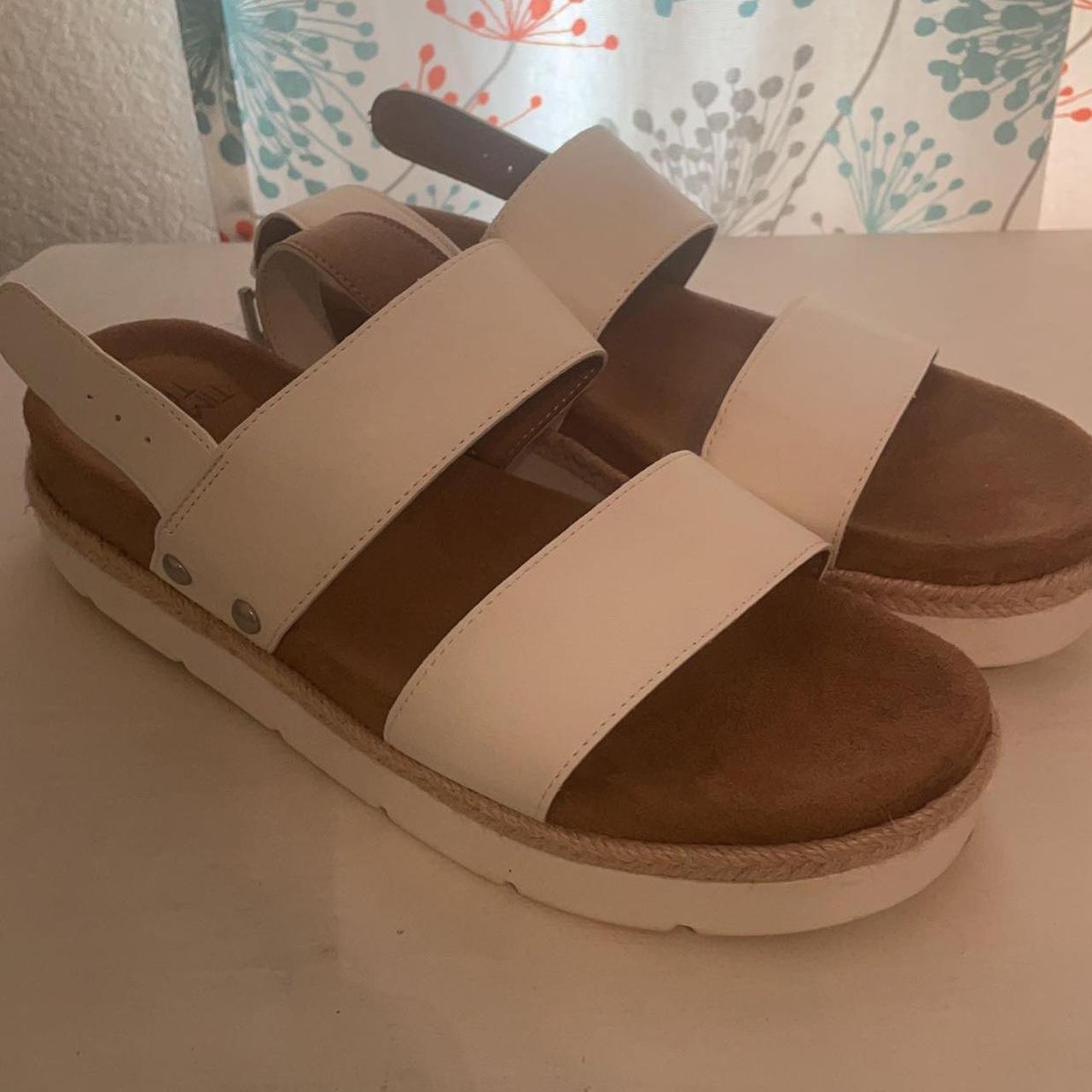 white platform sandal Depop