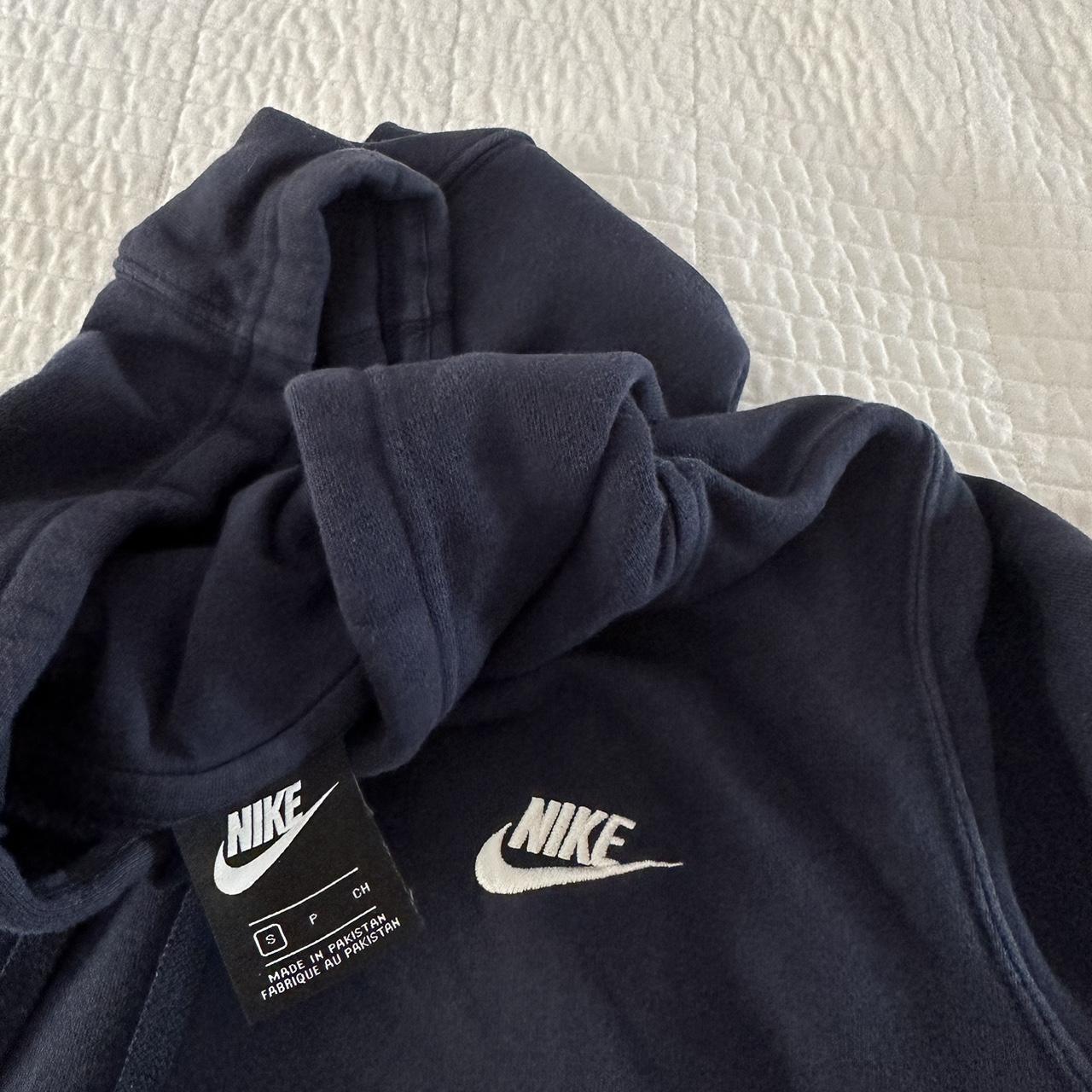 womens navy blue nike shirt