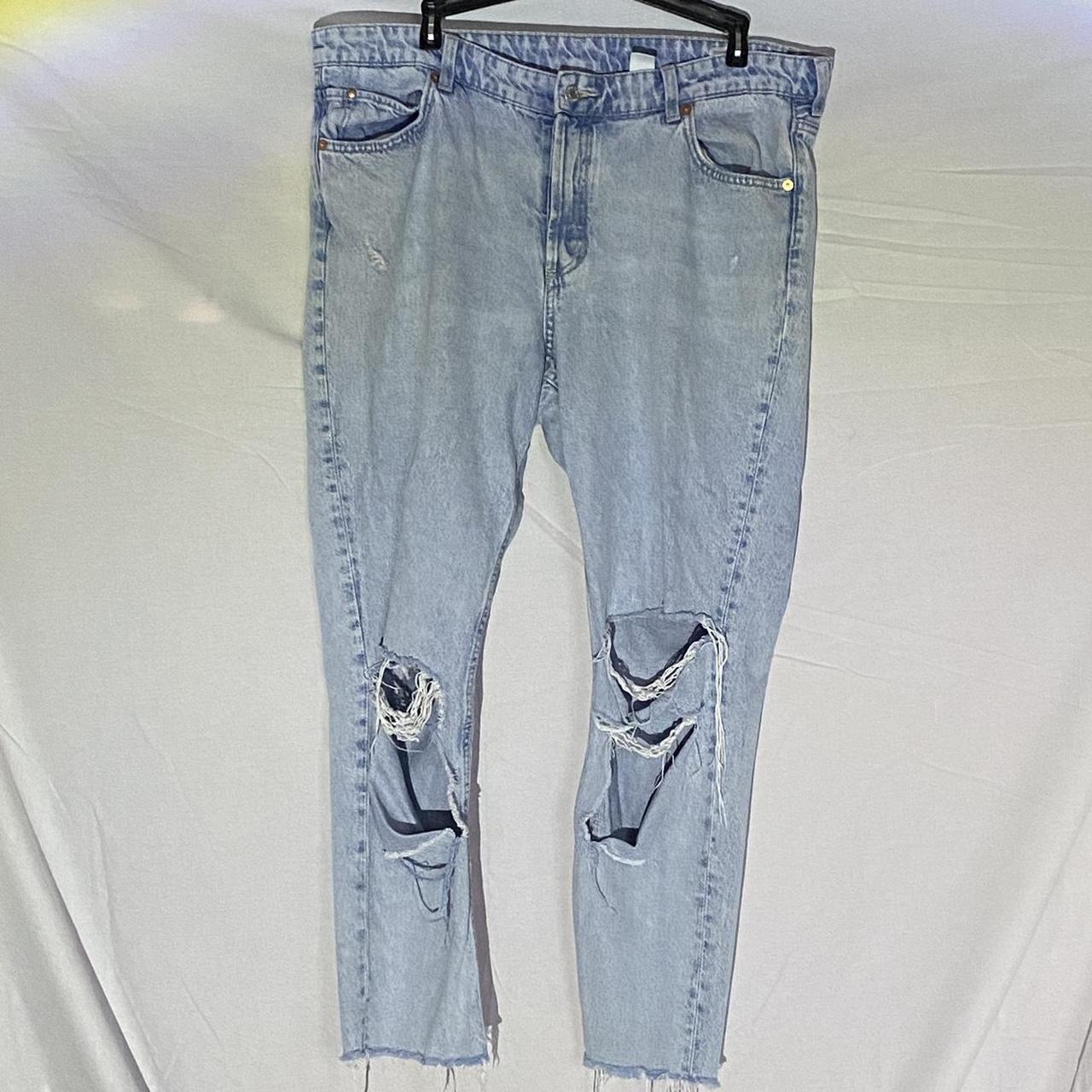 H&M low waisted ripped boyfriend button fly jeans. - Depop