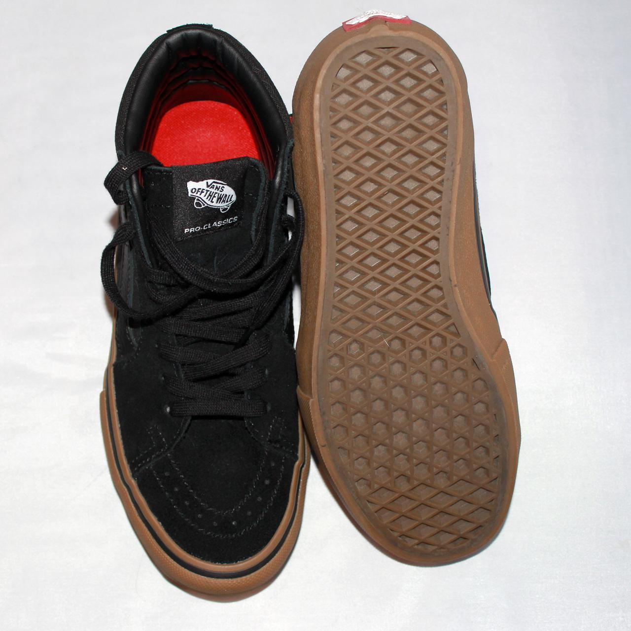 Vans off the on sale wall pro classics