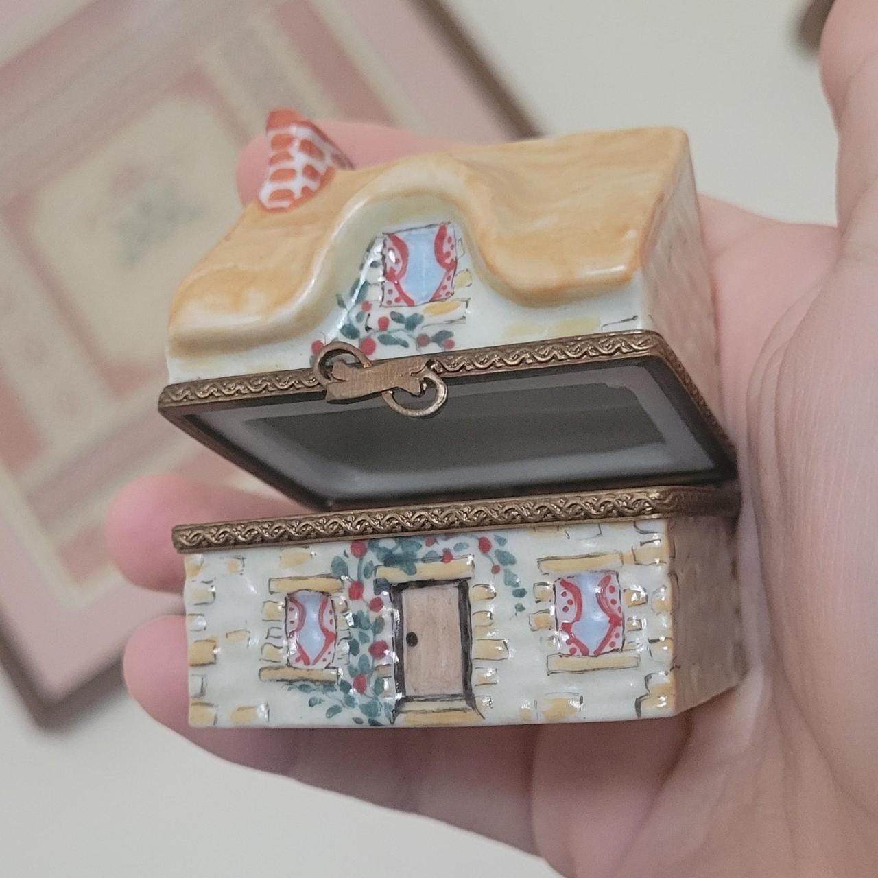 tiny House Jewelry box Great Condition, see photos... Depop