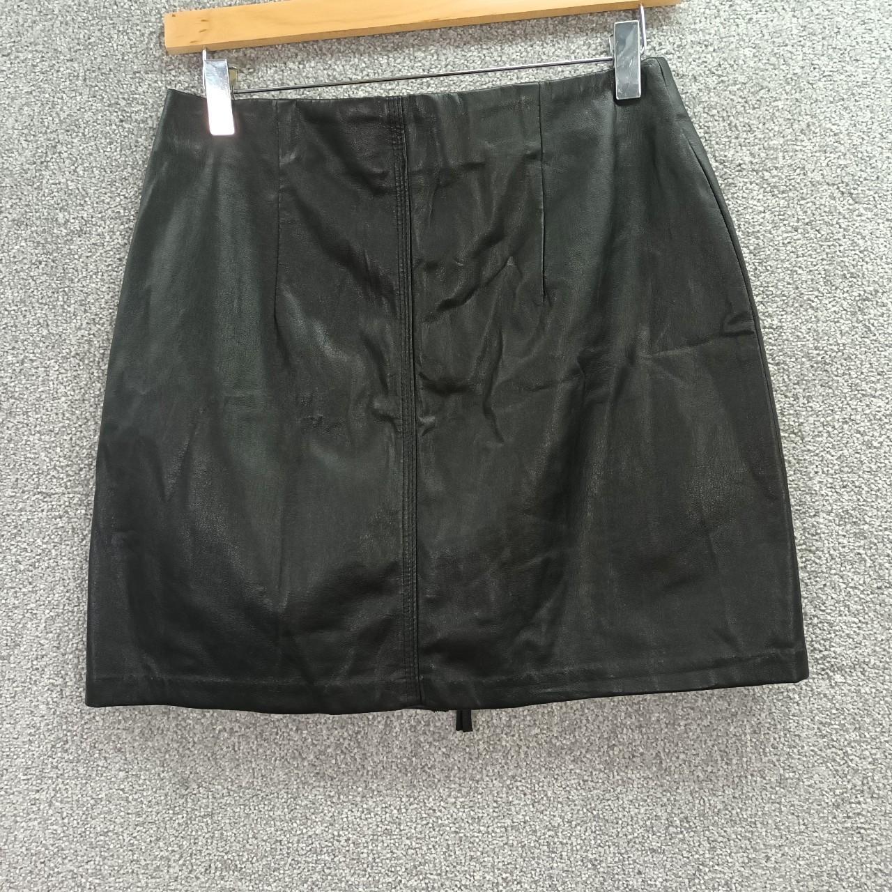 H&M BLACK LEATHER MINI SKIRT ZIP FRONT PINTUCK FRONT... - Depop