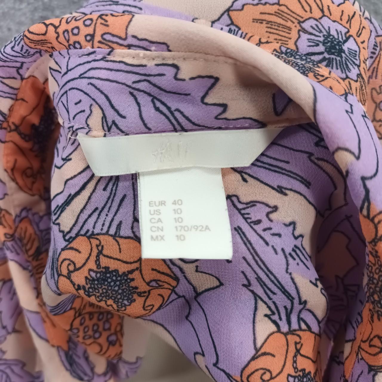 H&M NUDE PURPLE FLORAL SLEEVELESS SHIRT BLOUSE... - Depop