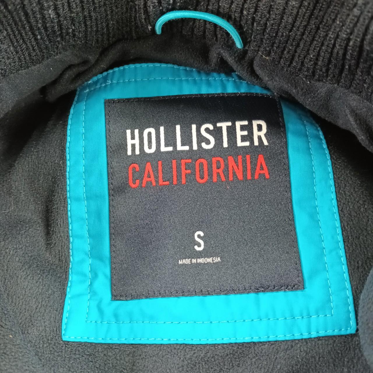 HOLLISTER NAVY BLACK THICK COAT WATERPROOF HOODED... Depop