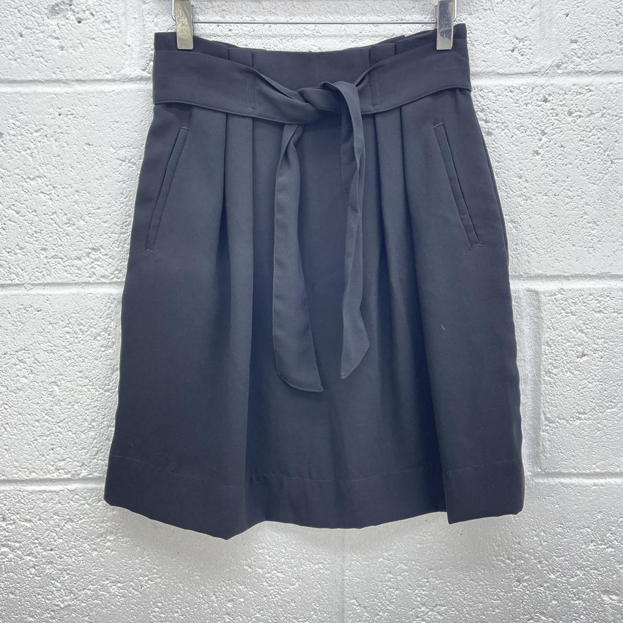 H&M BLACK PAPERBAG MINI SKIRT PLEATED BELTED FLARE... - Depop