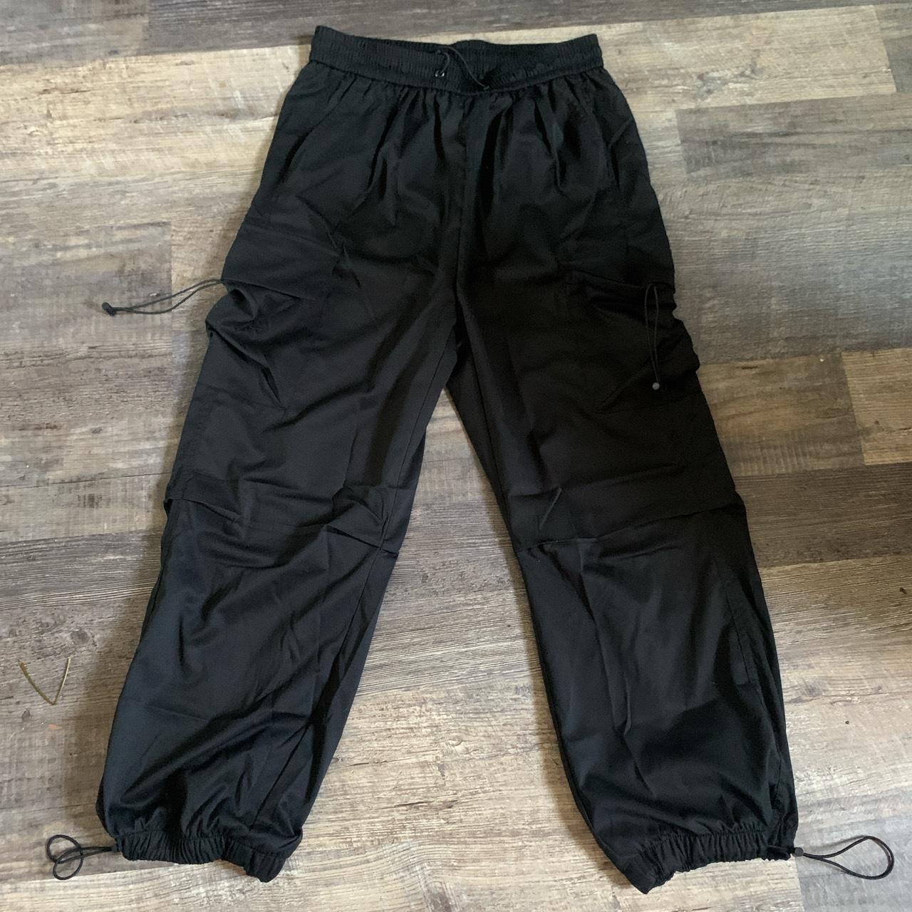 black parachute cargo pants - Depop
