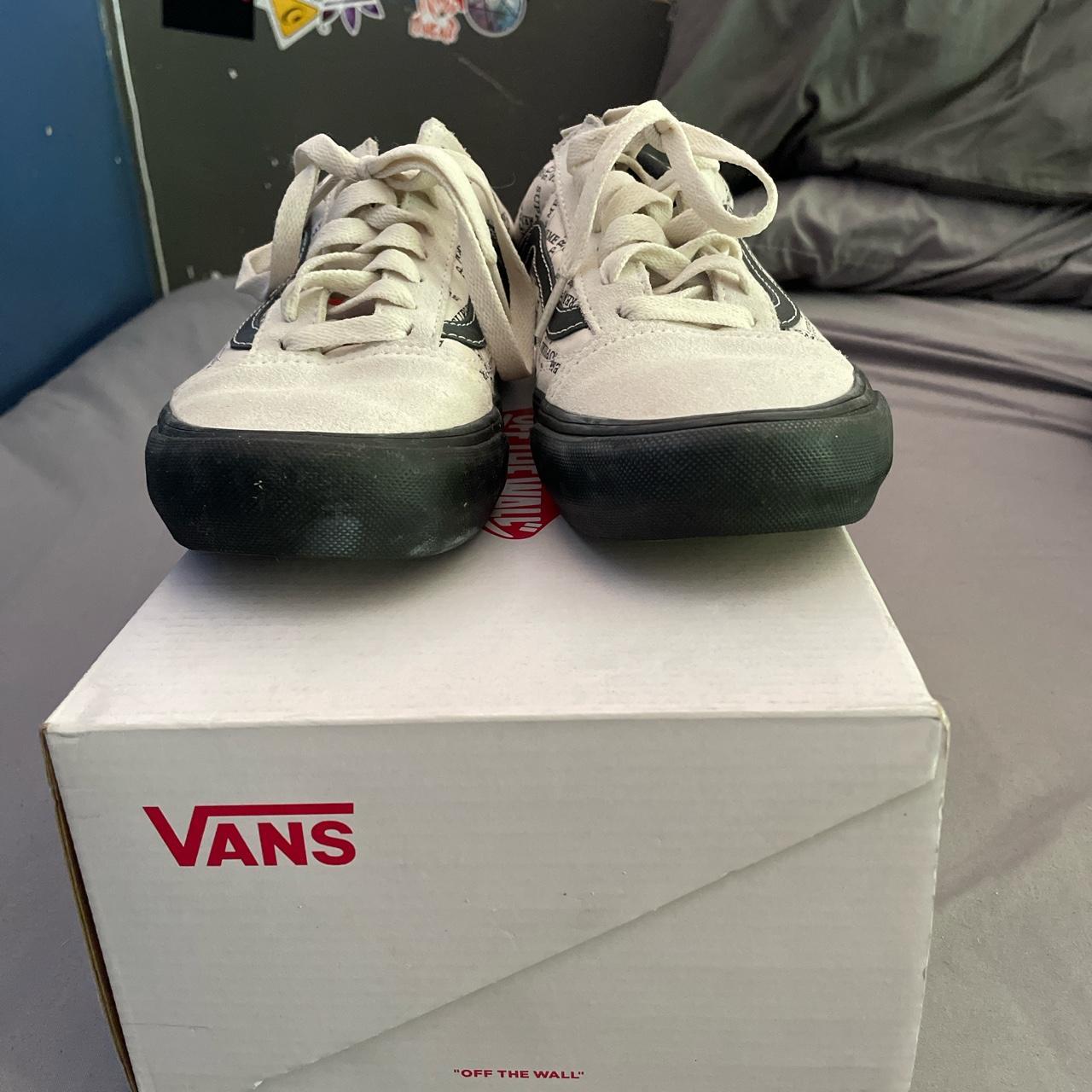 supreme trainers white