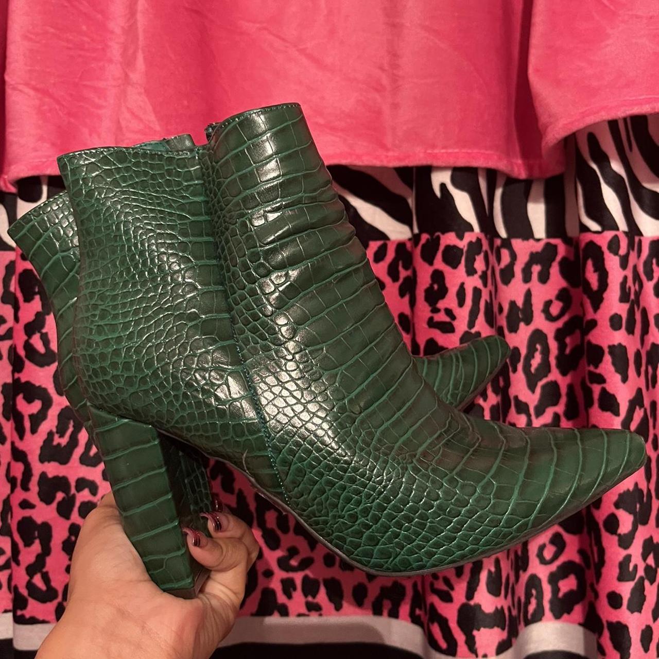 Women's Green Boots Depop