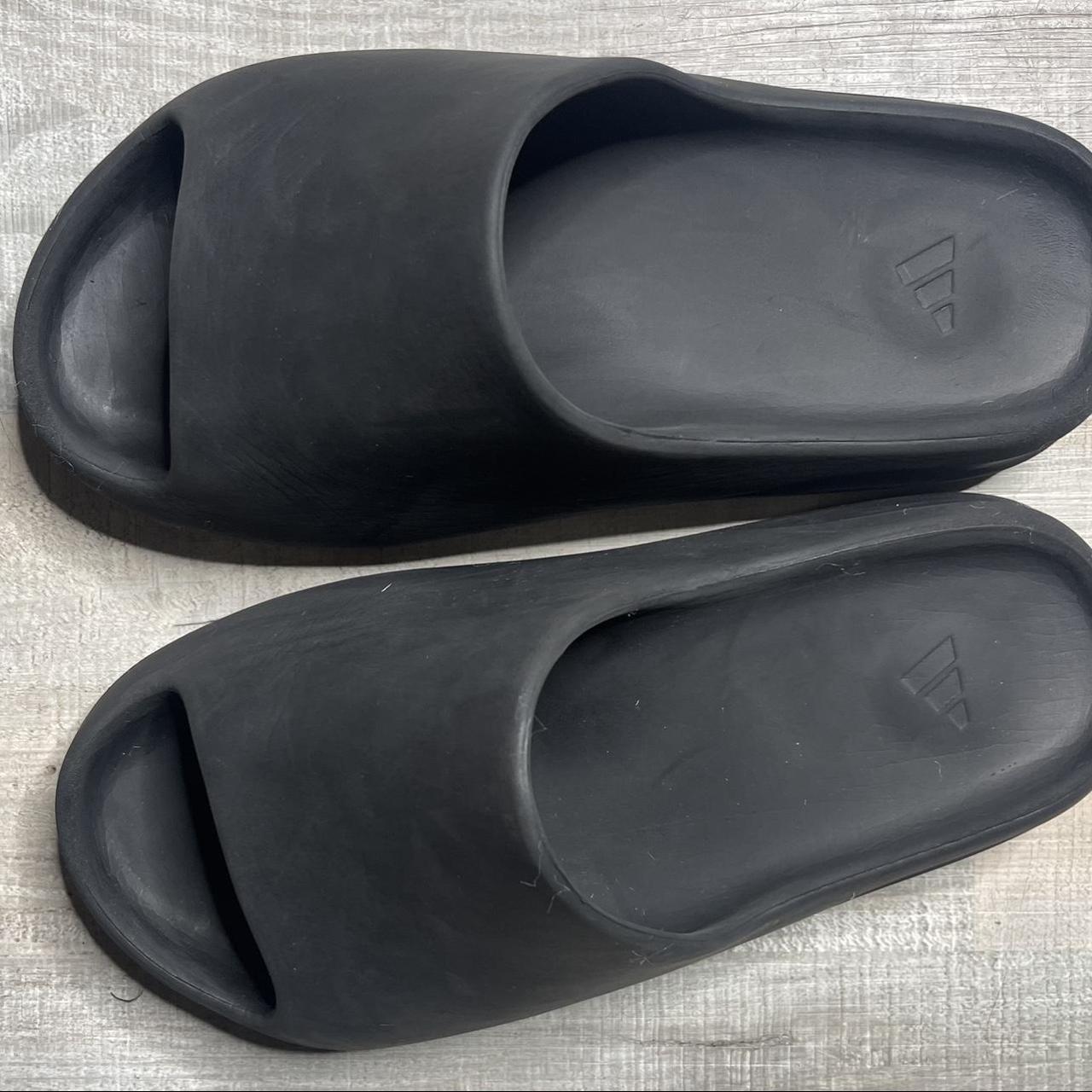 hanon yeezy slide