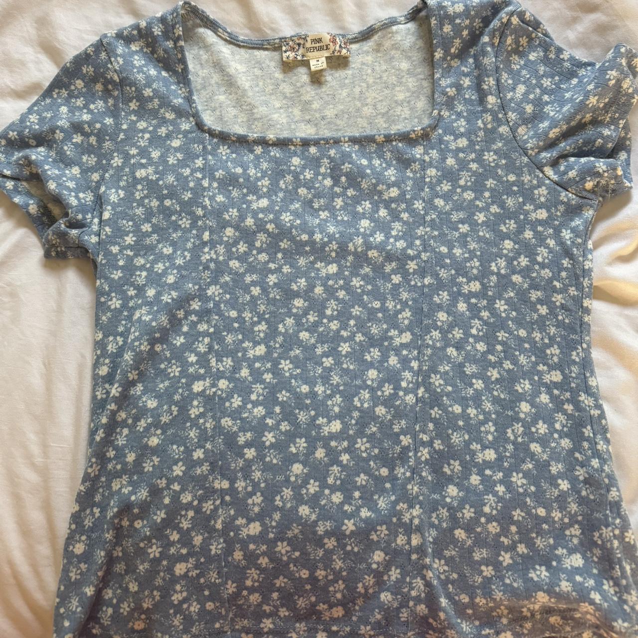 Blue and white floral top from Pink Republic. Size M