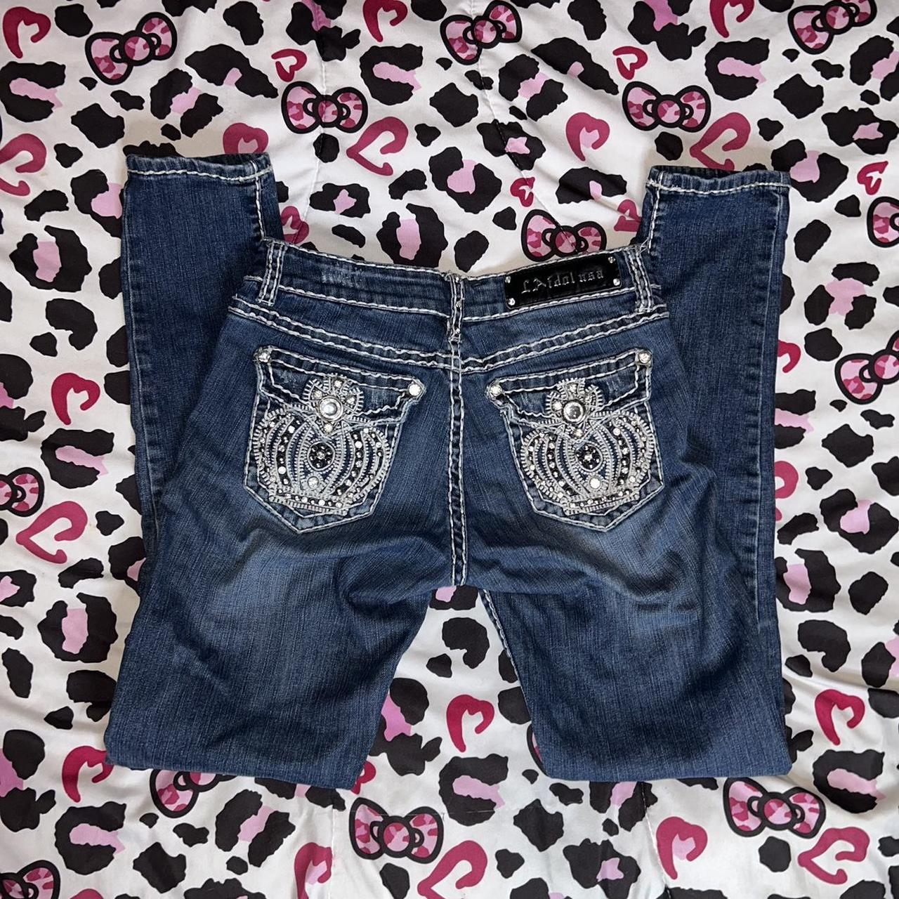 item listed by y2ksylvi
