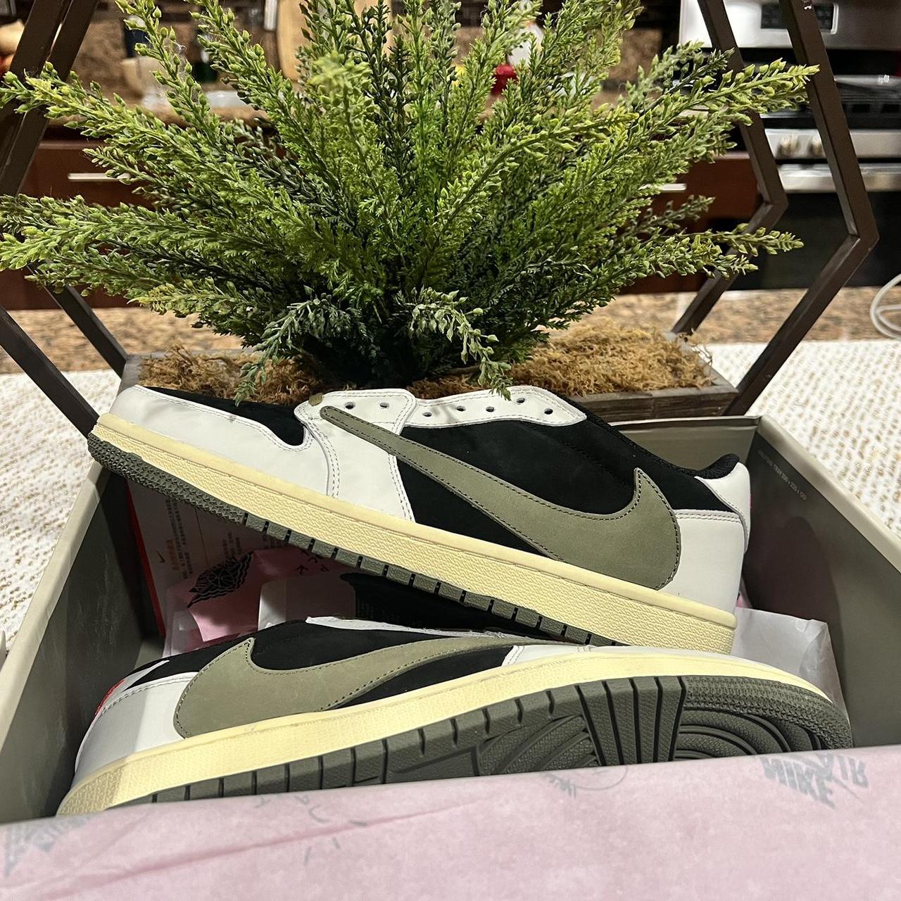 jordan 1s white black and red