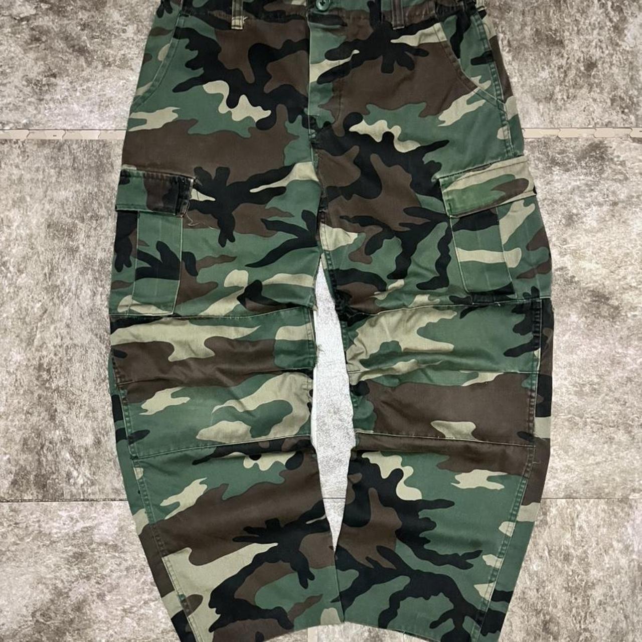 Trendy Belted Camo Pants for a Stylish Look