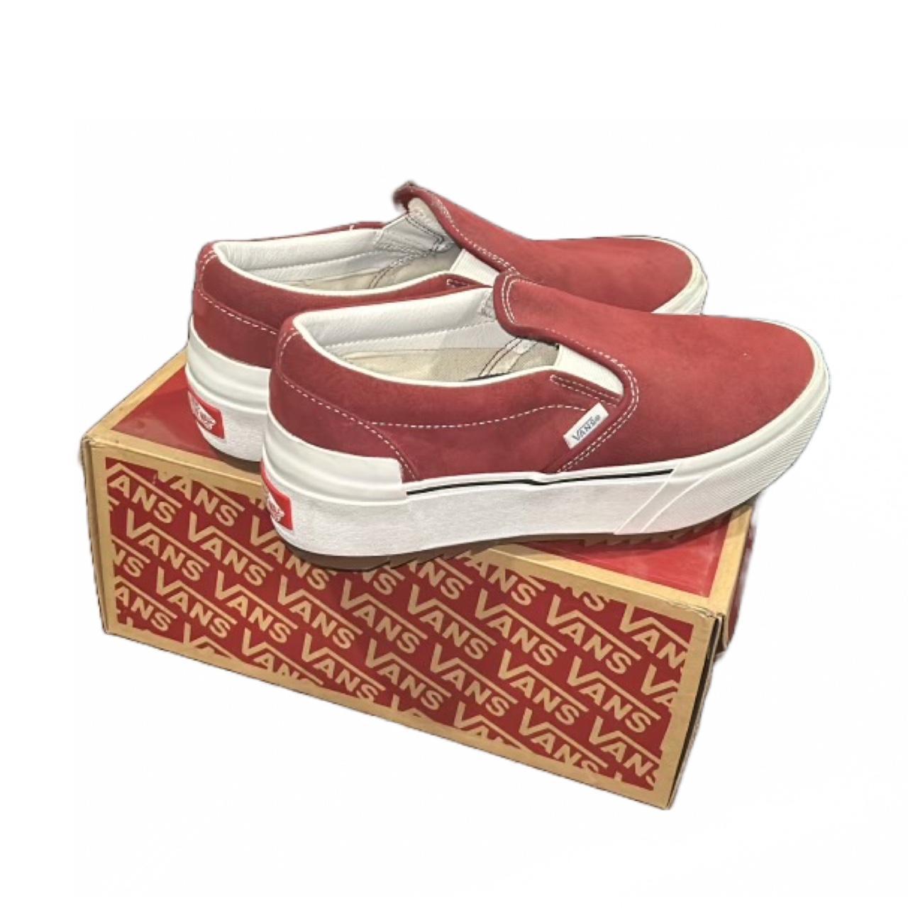 Vans vault sale slip on red