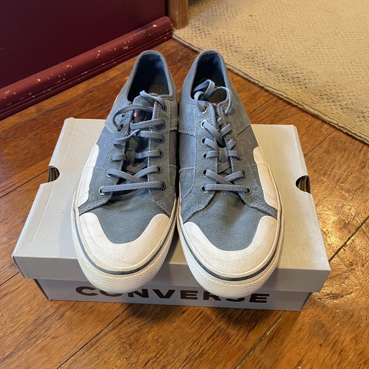 Old globe shoes Barely worn very little wear