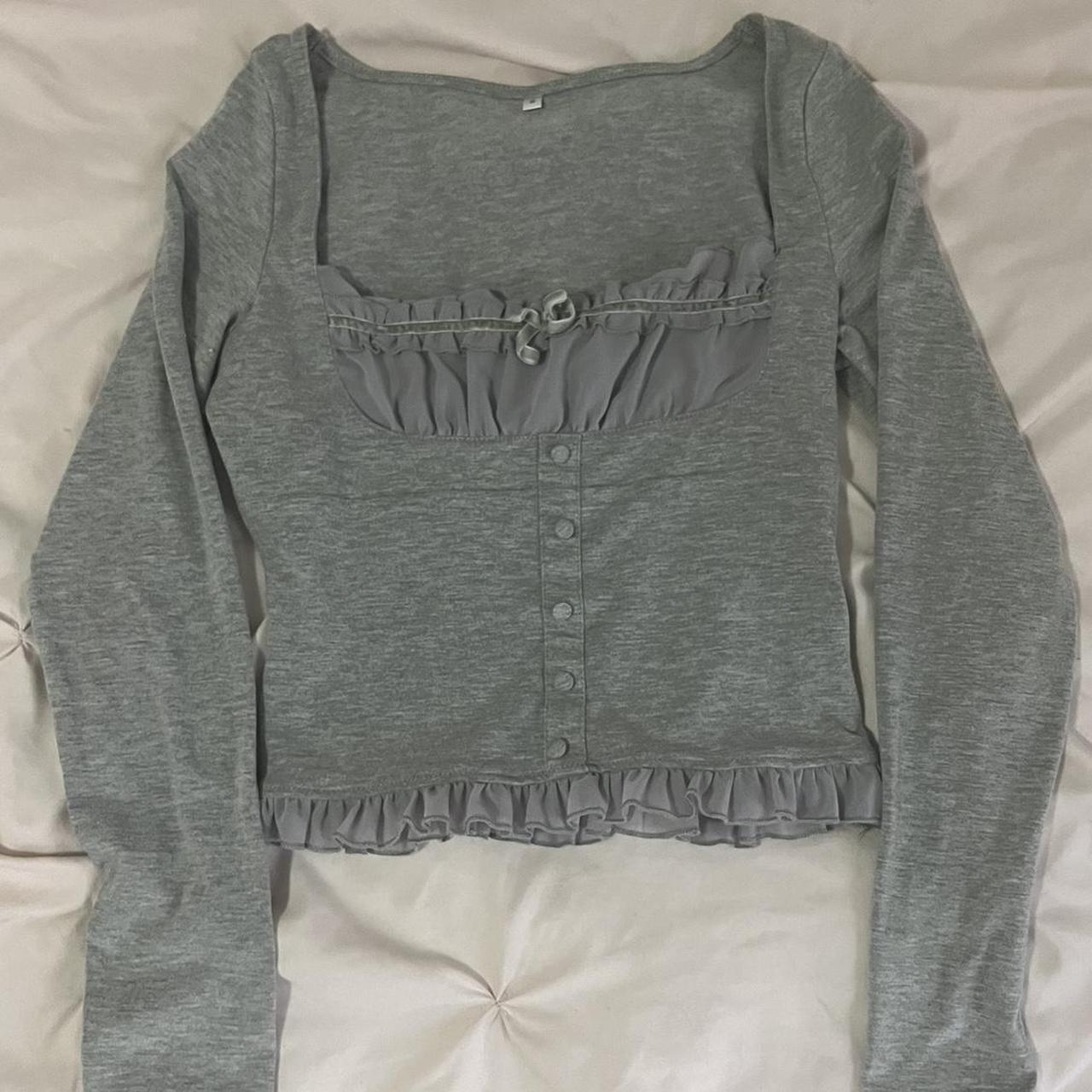 gray coquette milkmaid top so cute but doesn't fit - Depop