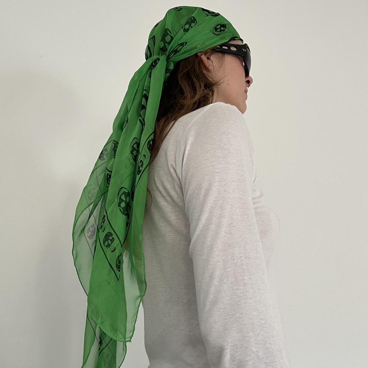 Green alexander mcqueen top scarf