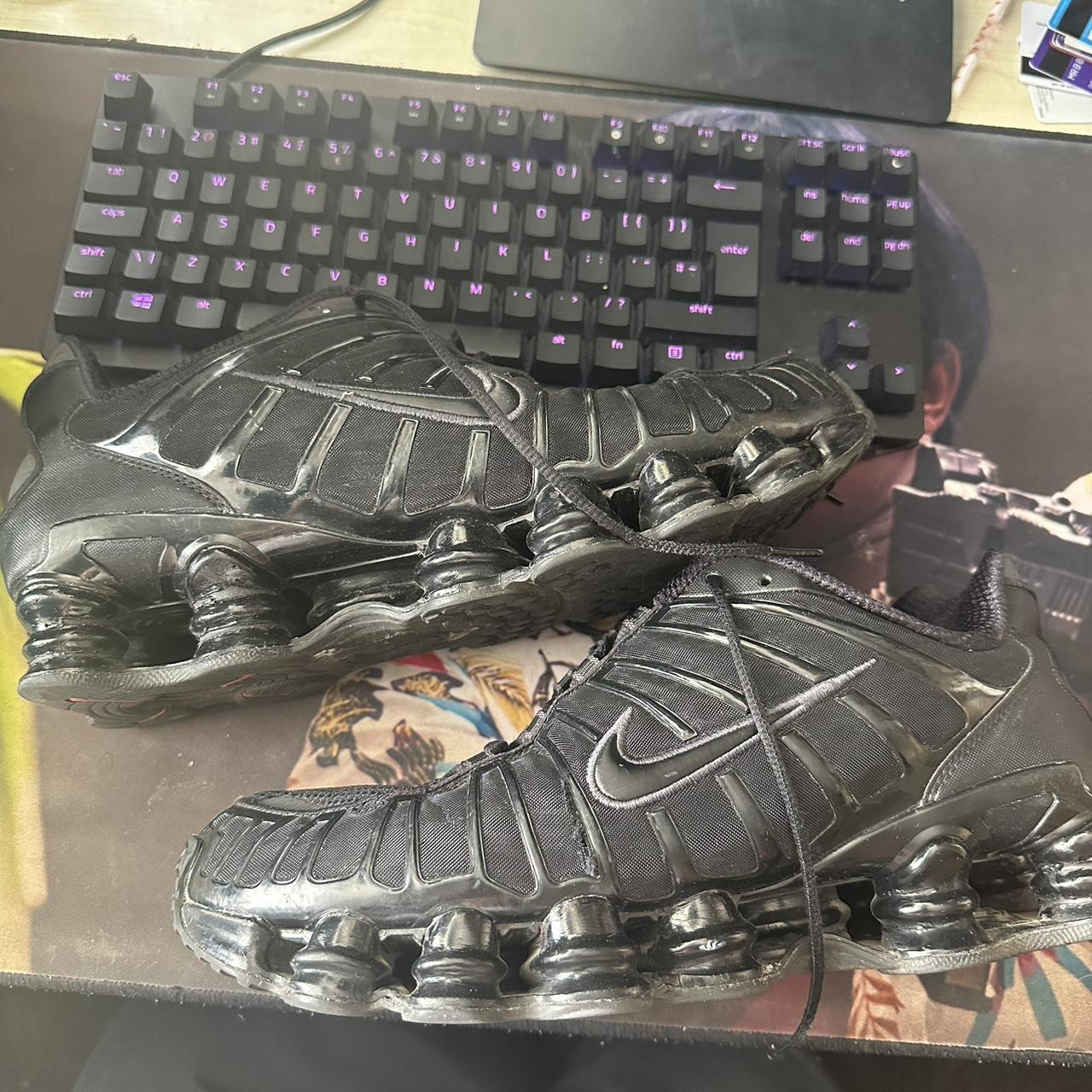 size 10 men's nike shox shoes