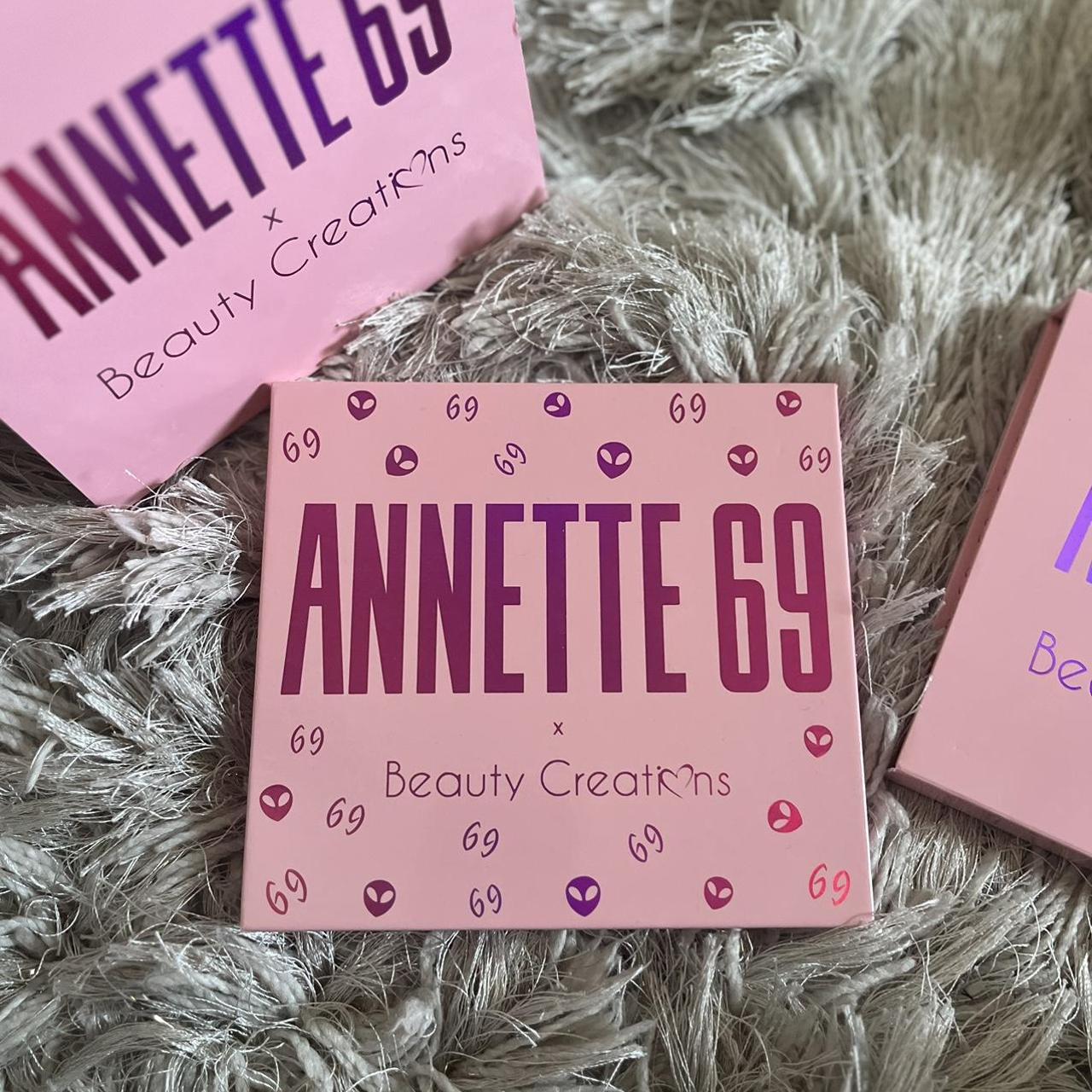 Annette Women's Pink Accessory (2)