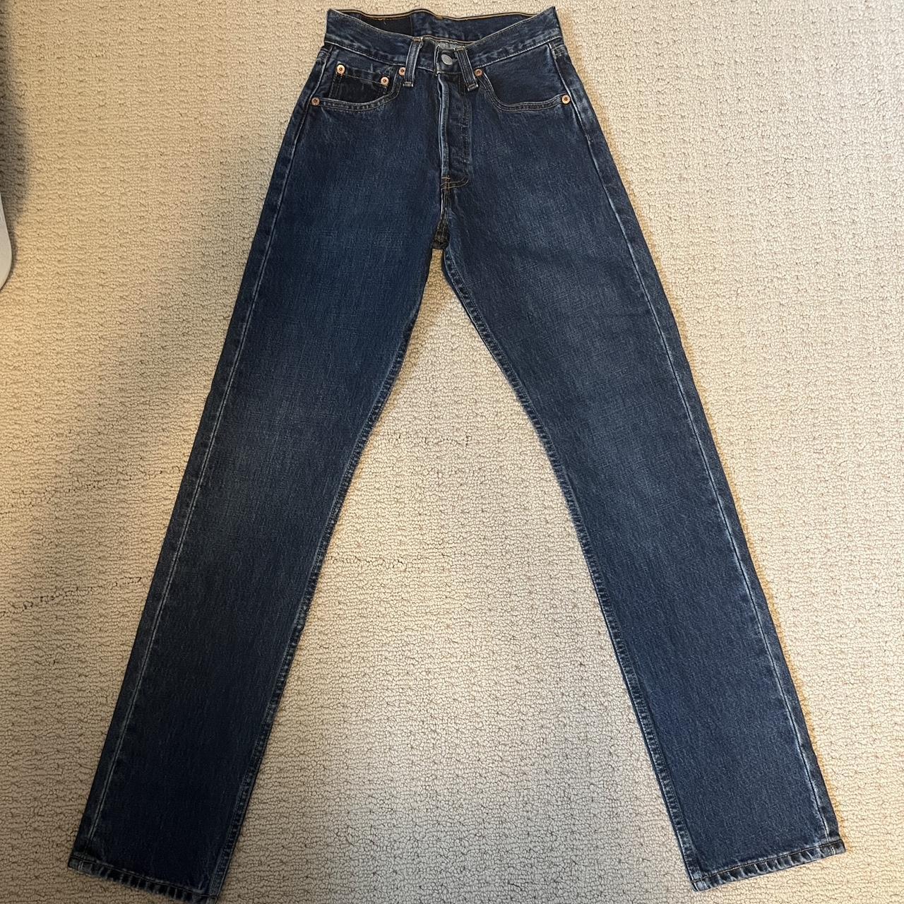 Levis size clearance 22