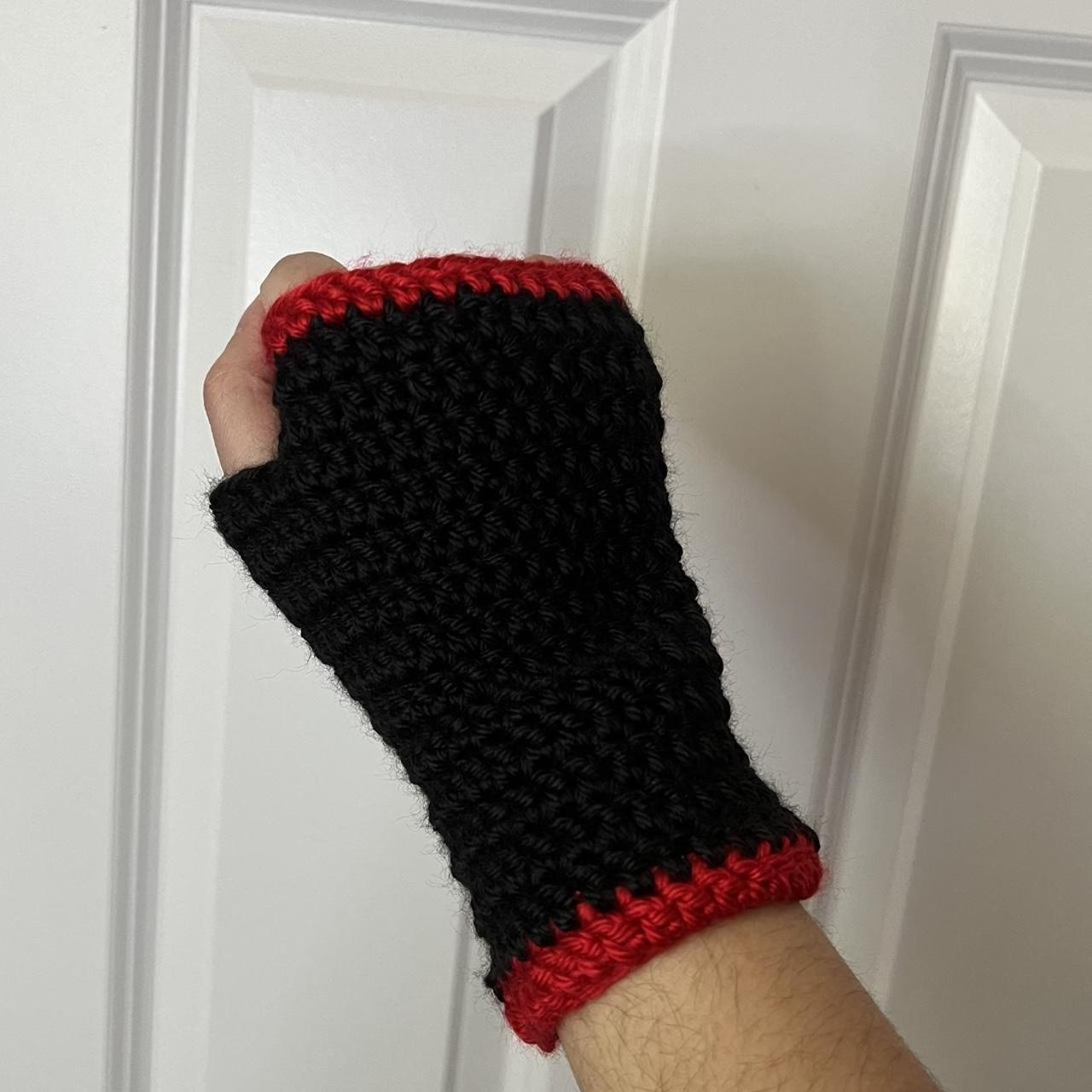 Women’s Black and Red Gloves | Depop