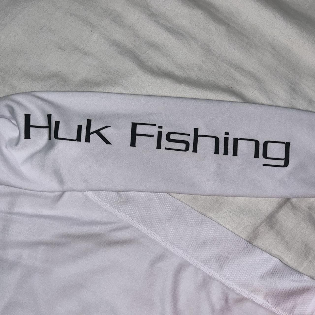 huk fishing shirt (worn once) size small - Depop