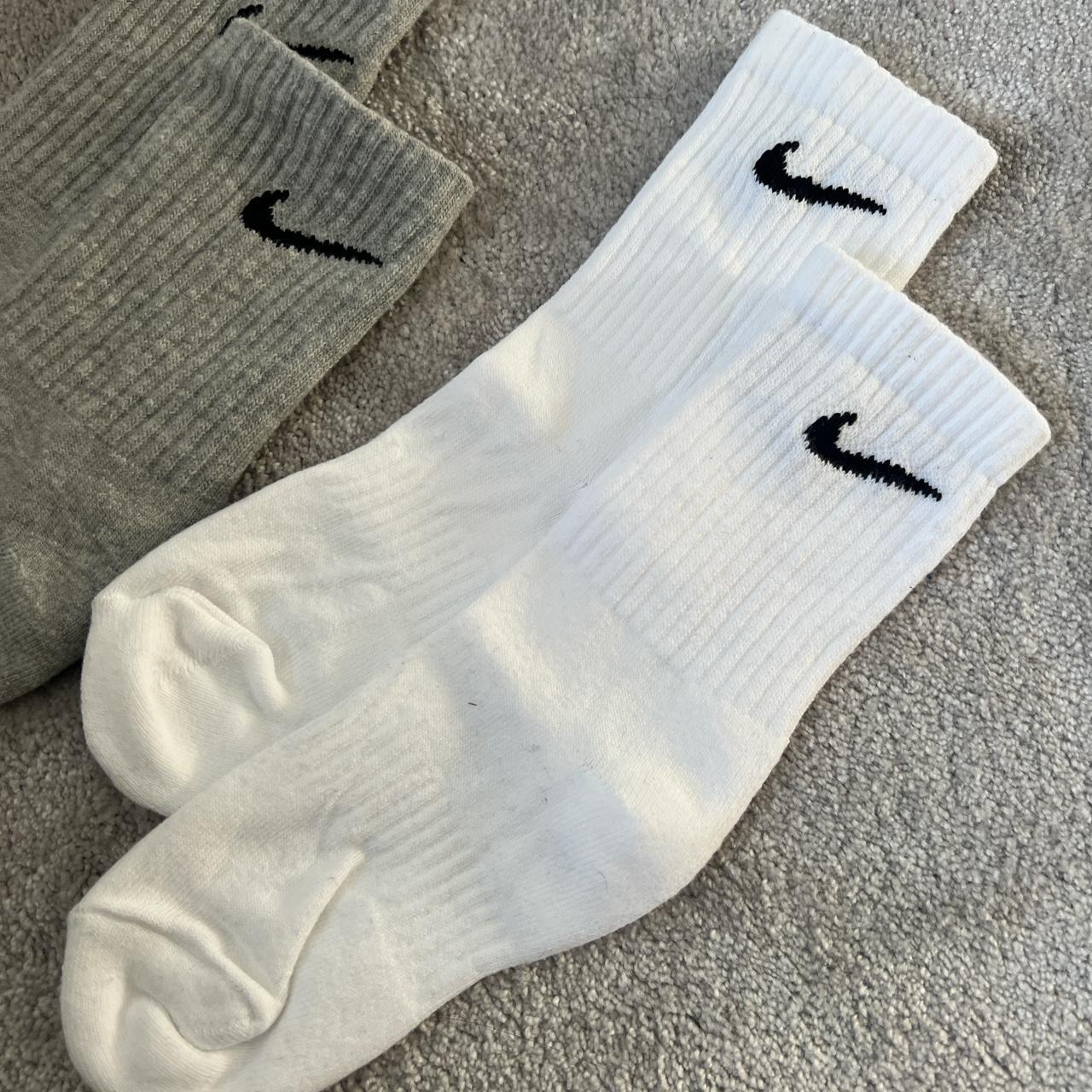 womens grey nike socks