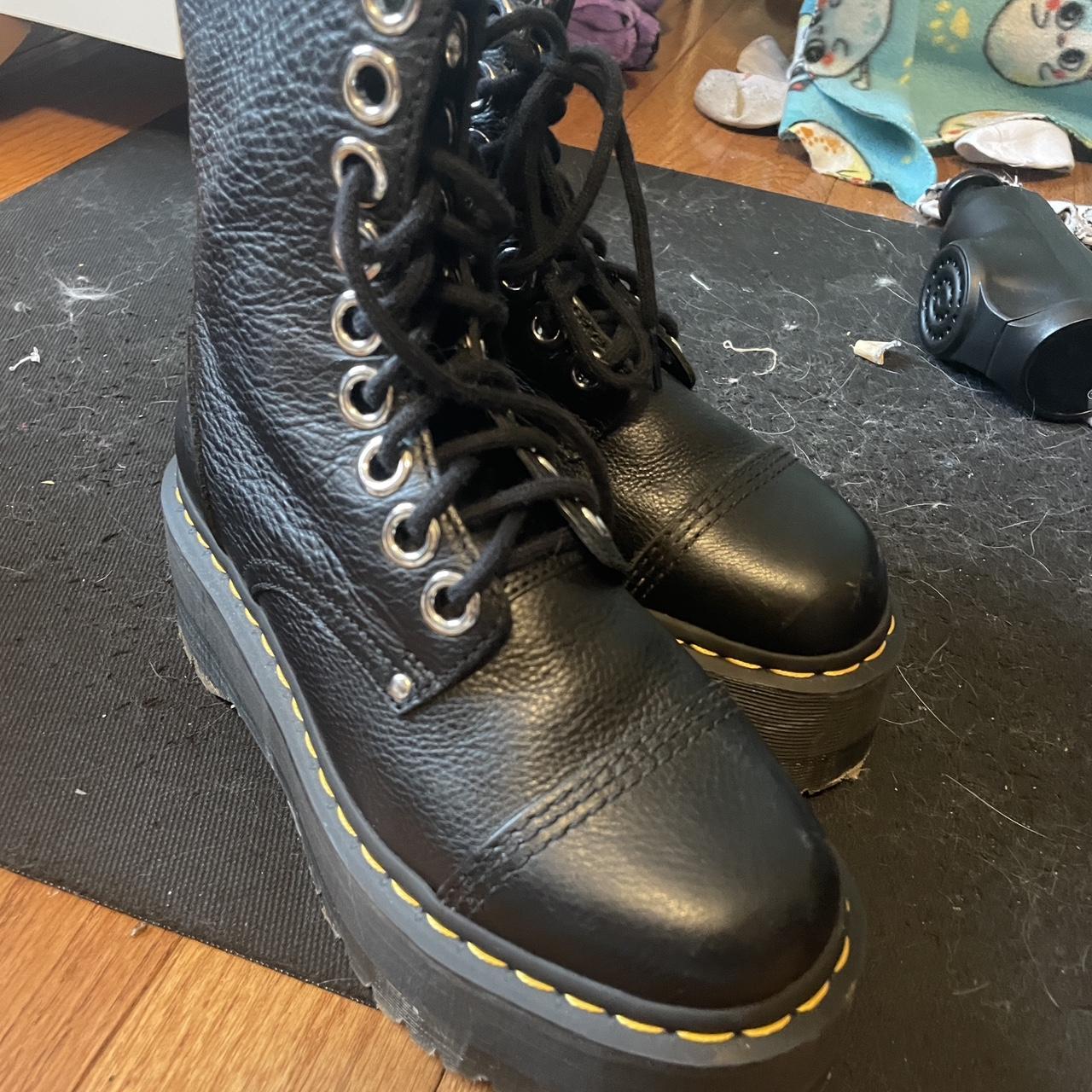 doc martens mariel