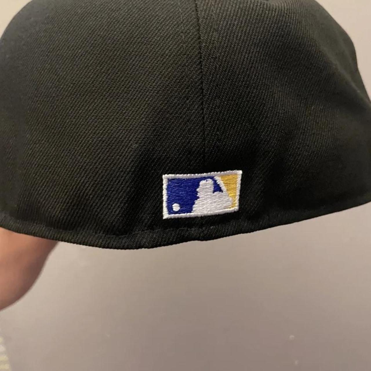 Like New! Under Armor Stretch Fit hat Size - Depop