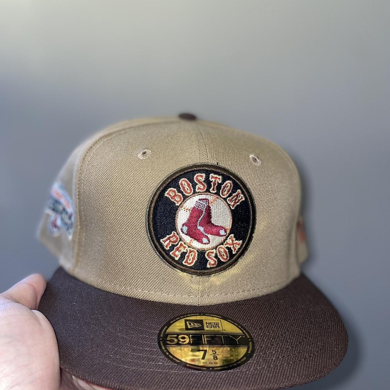 New Era Boston Red Sox Varsity Pin 59FIFTY Fitted Cap Men Caps blue|beige in Size:7 1/2