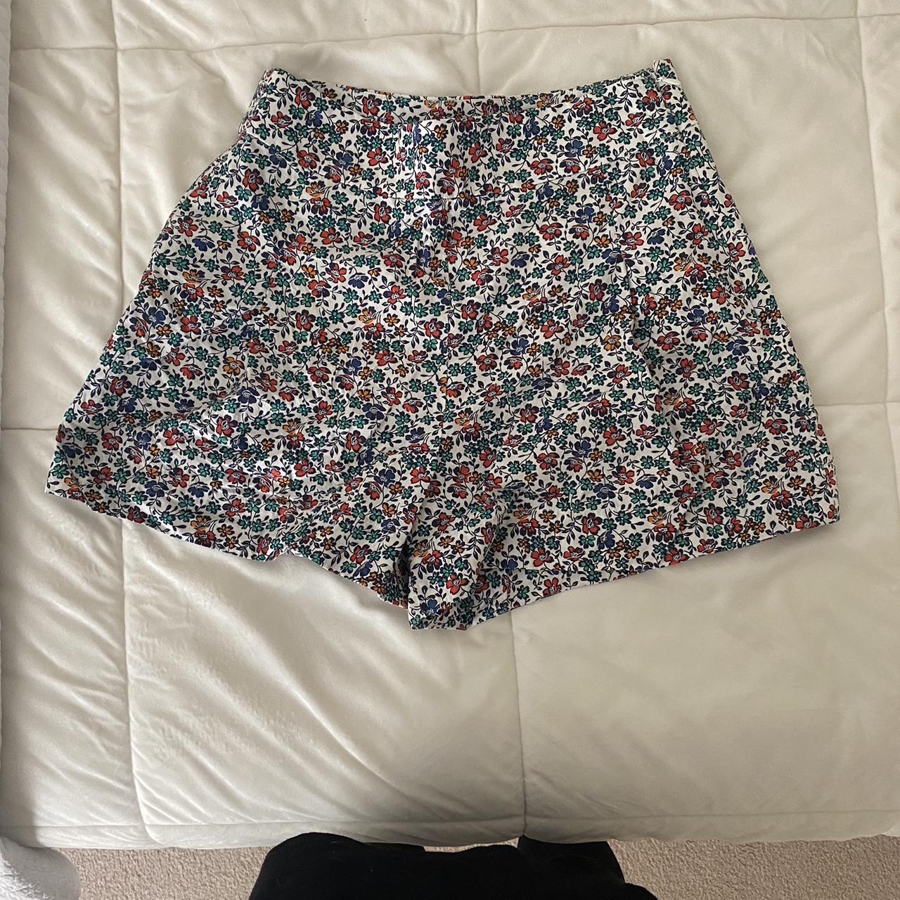 J.Crew Women's Multi Shorts Depop