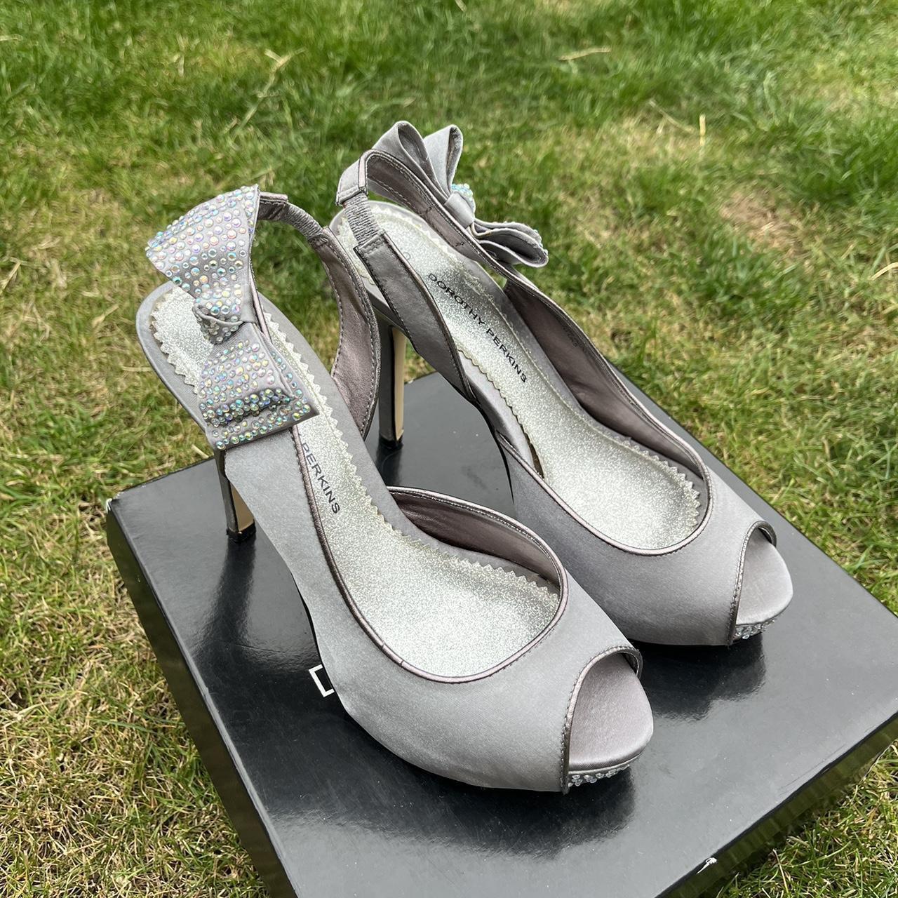 Silver bow detail platform peep toe heels Depop