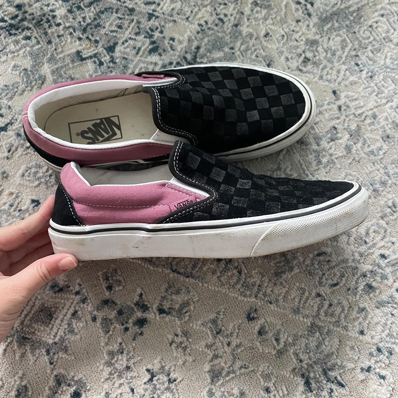 TWO TONED SUEDE AND CANVAS black and pink slip on