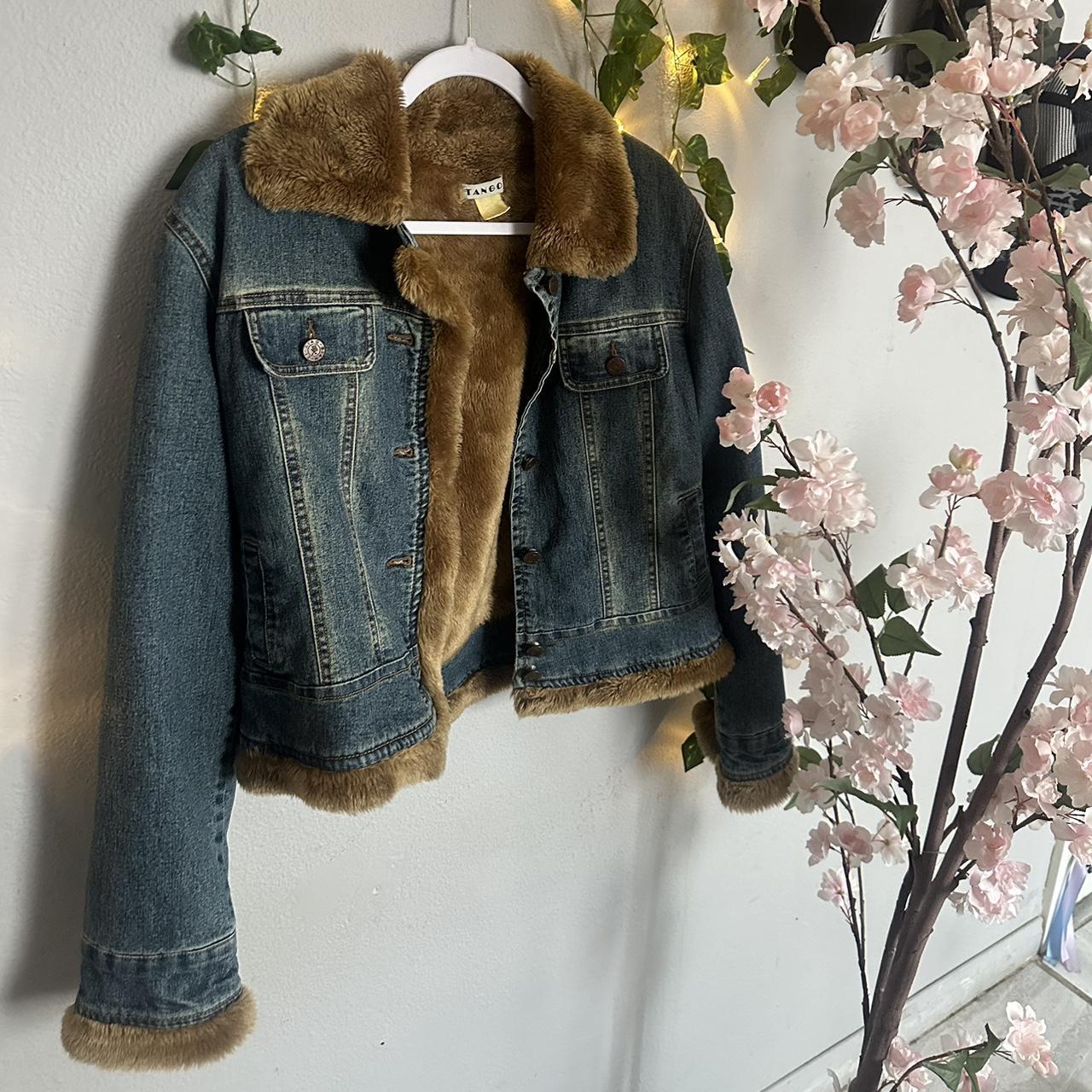 Y2k fur-jacket - Depop