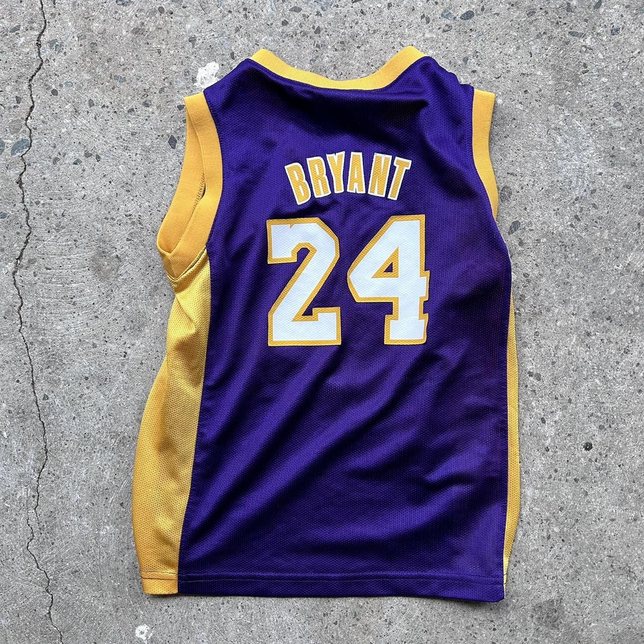 Lakers Kobe Bryant Jersey #24. Youth Size XL. - Depop