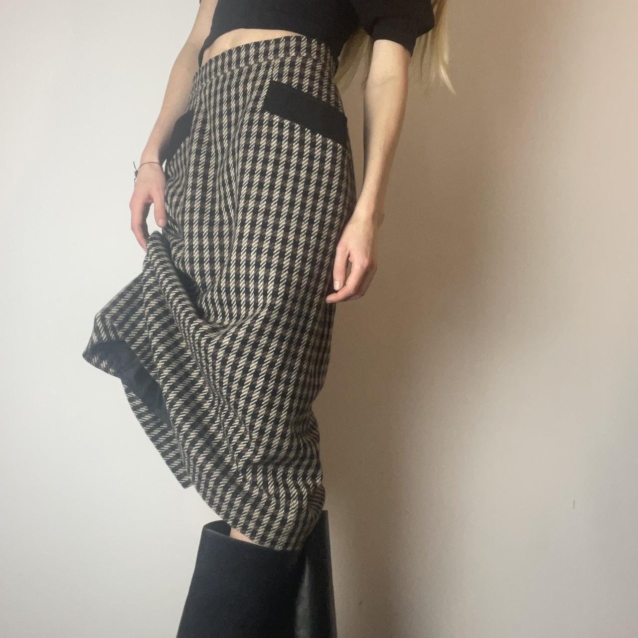 Fitted plaid outlet midi skirt