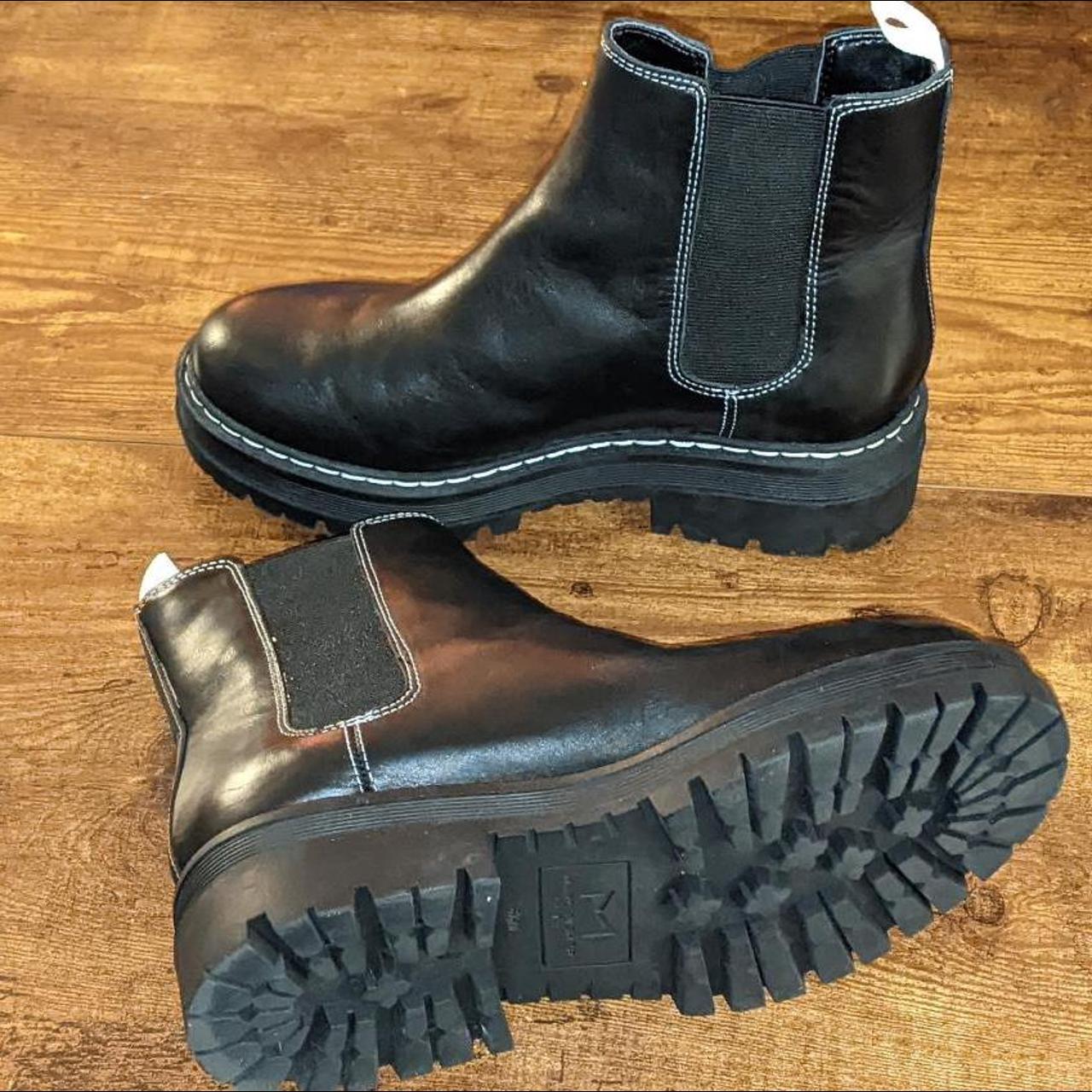 pirro chelsea lugsole ankle bootie